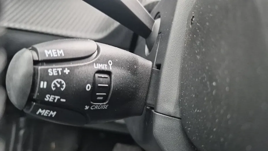PEUGEOT 2008 -