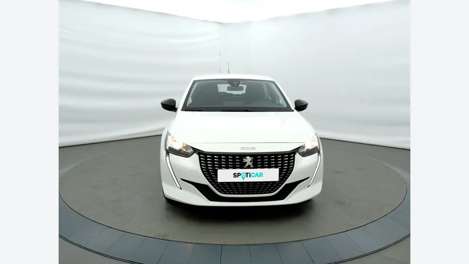 PEUGEOT 208 -