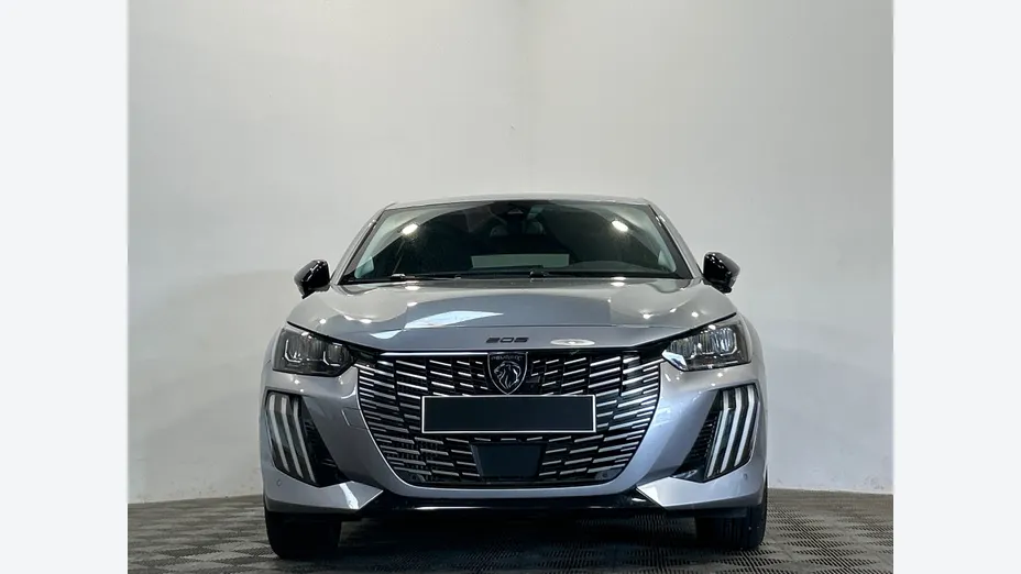 PEUGEOT 208 -