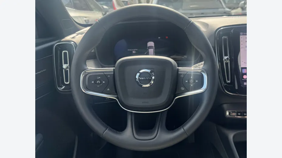 VOLVO XC40 XC40 B3 Plus Dark aut