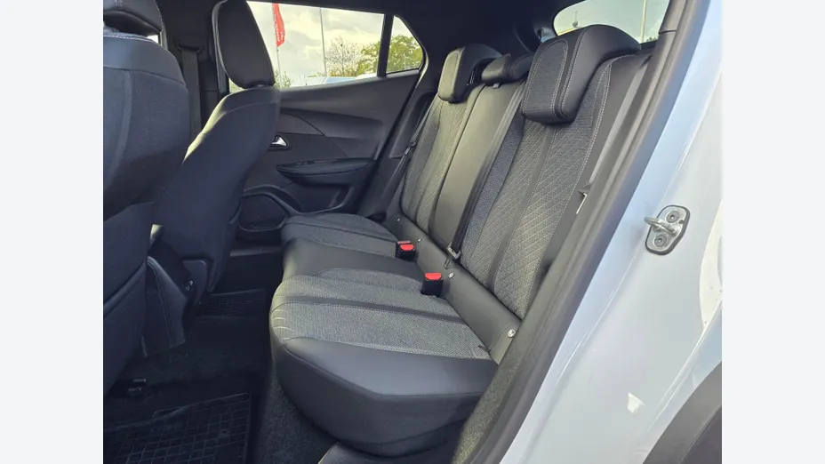 PEUGEOT 2008 2008 PureTech 130 Allure S&S EAT8