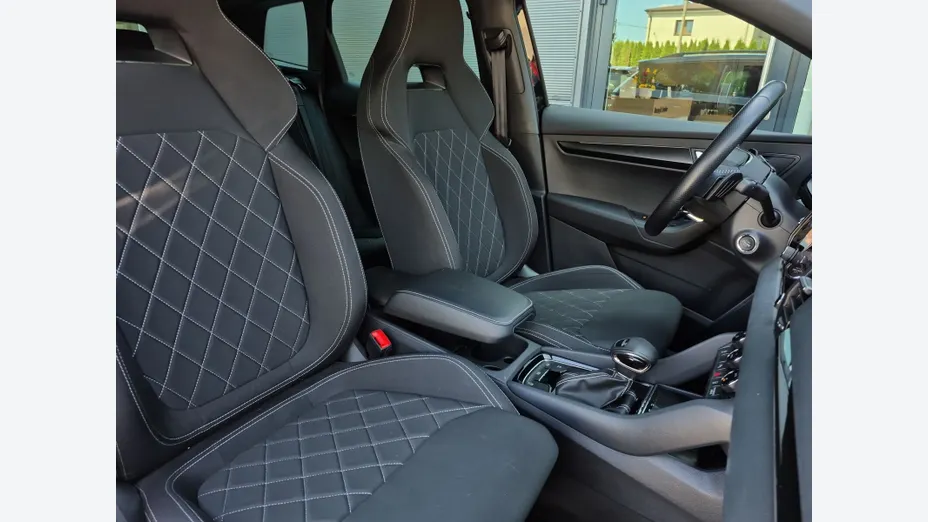 SKODA Karoq -