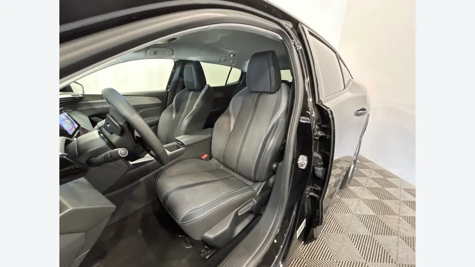 PEUGEOT 408 -