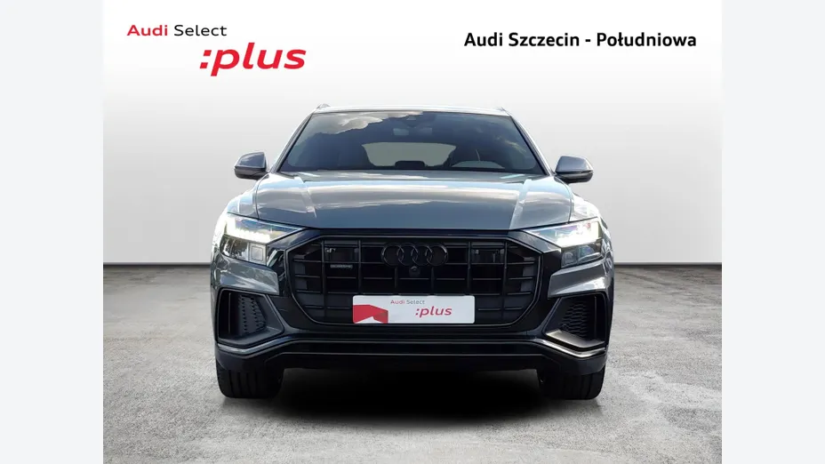 AUDI Q8 -