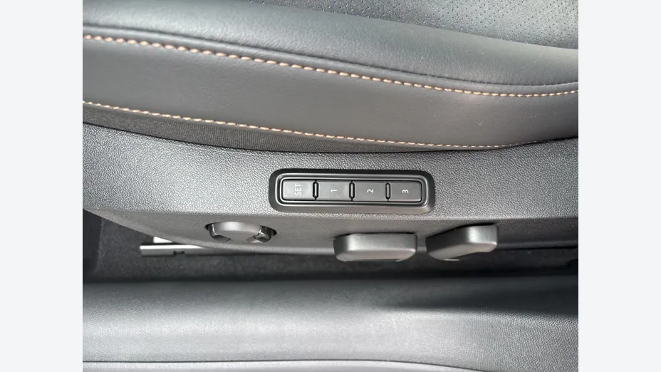 CUPRA Leon Leon 1.5 eTSI mHEV DSG Nowy