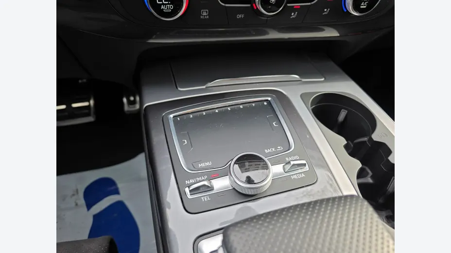 AUDI Q7 -