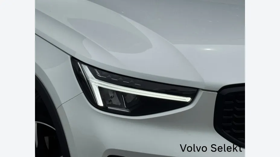 VOLVO XC40 XC40 B3 Plus Dark aut