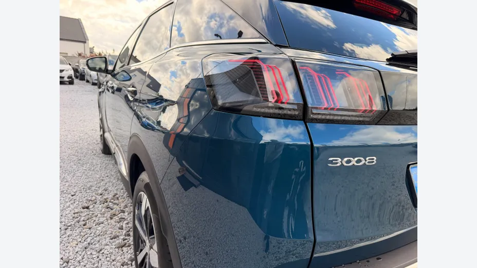 PEUGEOT 3008 -