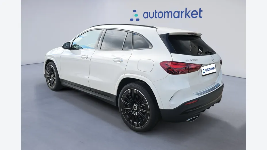 MERCEDES-BENZ GLA GLA 200 AMG Line Nowy