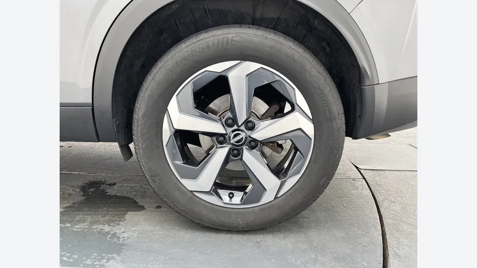 NISSAN Qashqai -