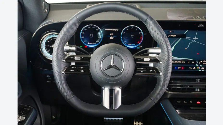 MERCEDES-BENZ GLB -