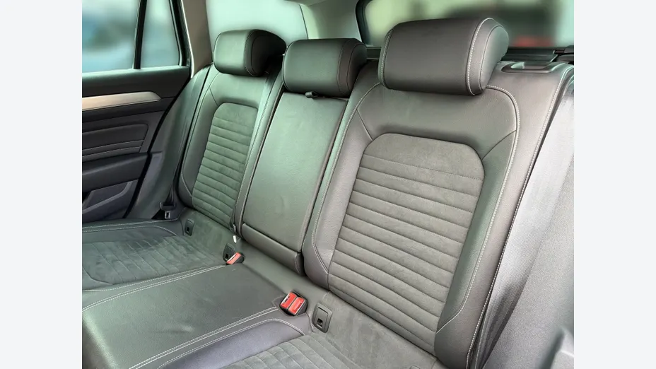 VOLKSWAGEN Passat -