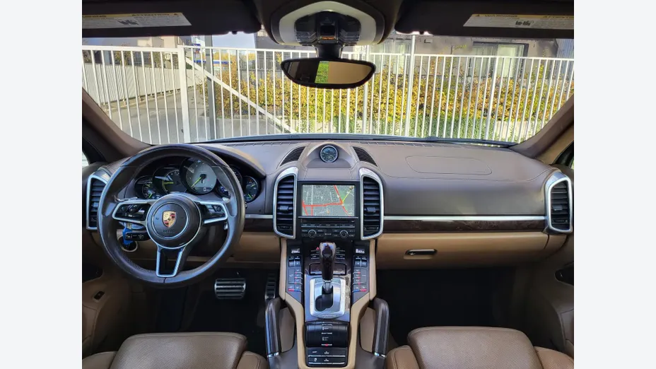 PORSCHE Cayenne -