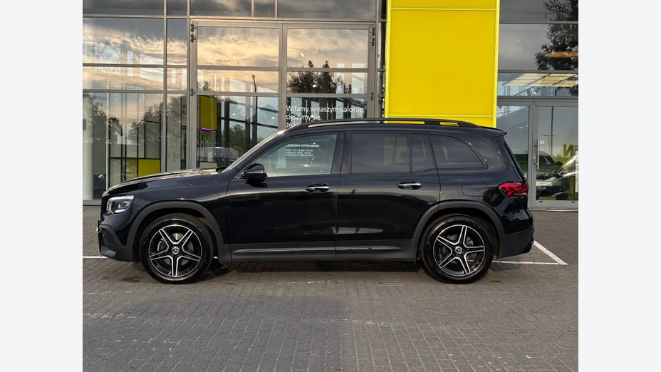 MERCEDES-BENZ GLB GLB 200 AMG Line 7G-DCT