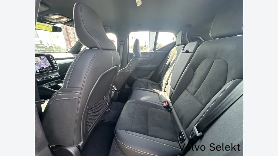 VOLVO XC40 XC40 B3 Plus Dark aut