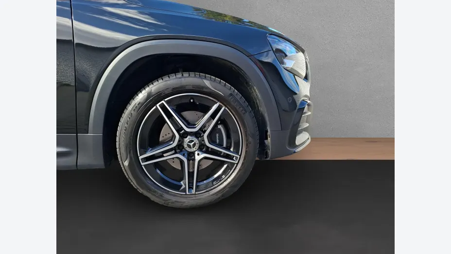 MERCEDES-BENZ GLB GLB 200 mHEV AMG Line 7G-DCT