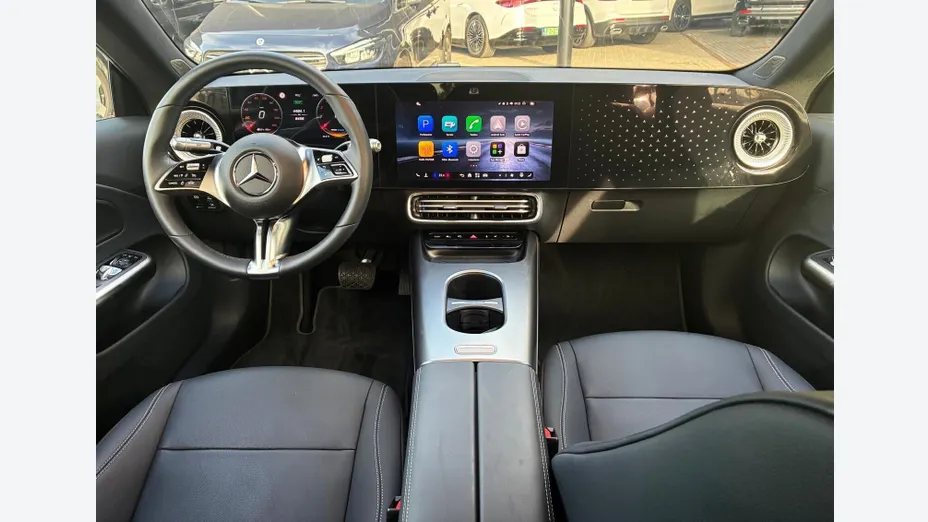MERCEDES-BENZ CLA -