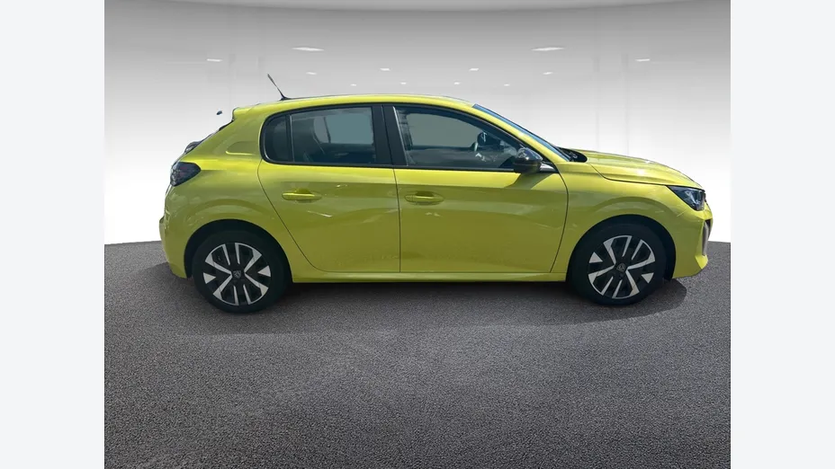PEUGEOT 208 -