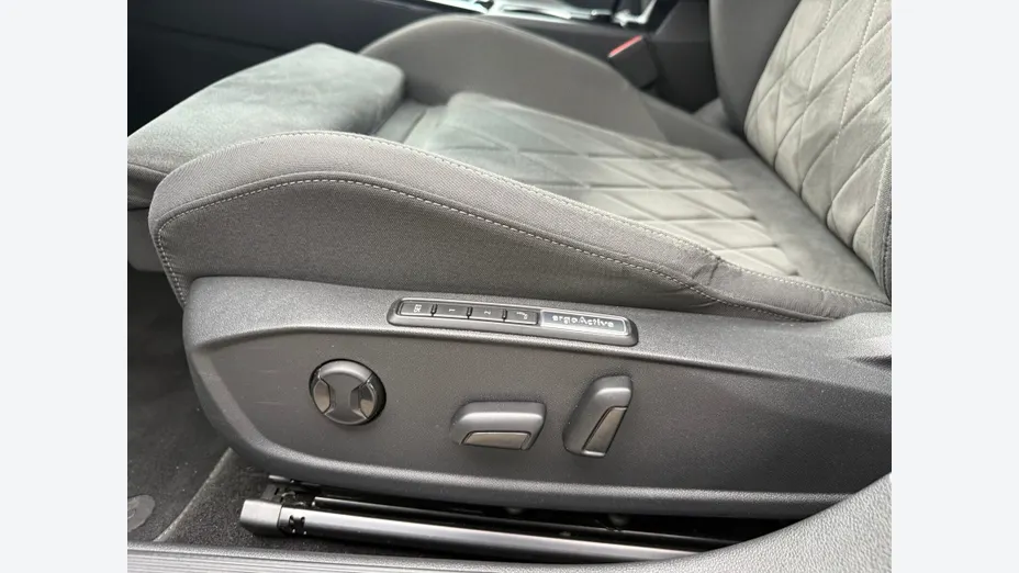 VOLKSWAGEN Golf Golf VIII 1.5 eTSI EVO Style DSG