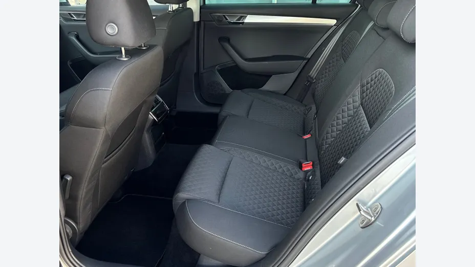 SKODA Superb Superb 2.0 TDI SCR Ambition DSG
