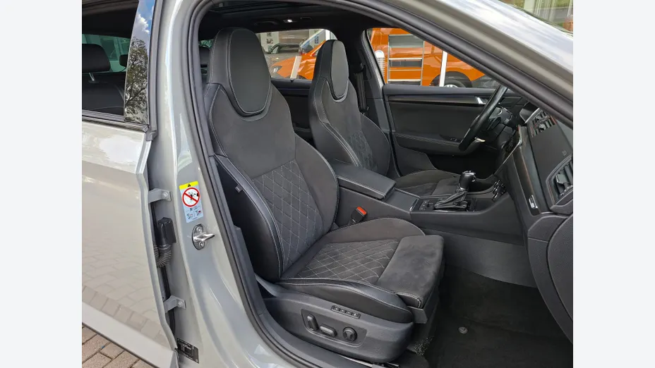 SKODA Superb Superb 2.0 TDI SCR Sportline DSG