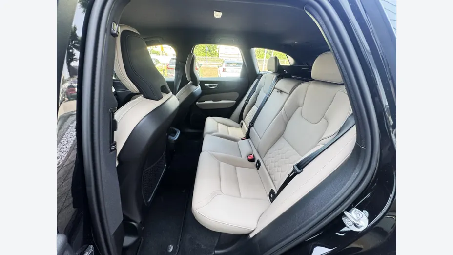 VOLVO XC60 XC60 B5 B AWD Plus Dark aut
