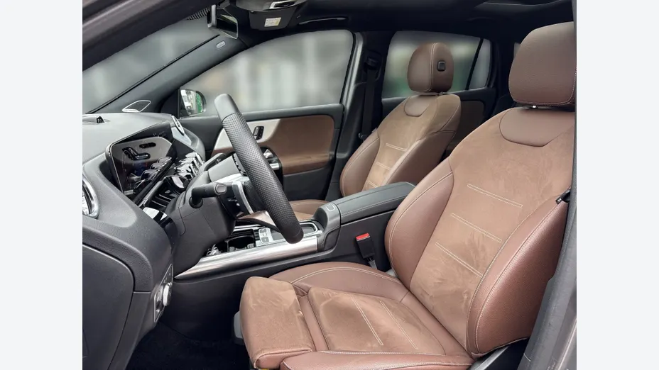 MERCEDES-BENZ GLA GLA 200 mHEV AMG Line 7G-DCT