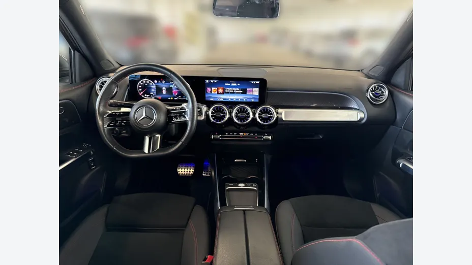 MERCEDES-BENZ GLB GLB 200 mHEV AMG Line 7G-DCT