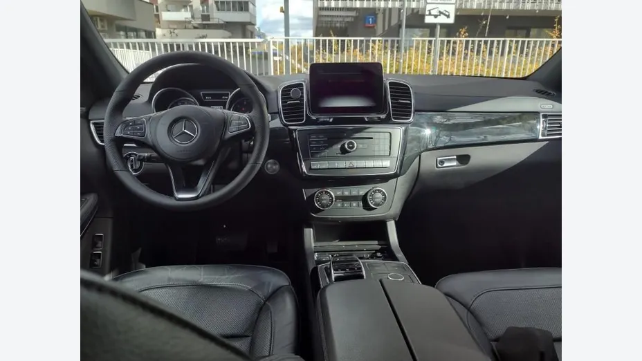 MERCEDES-BENZ GLS -