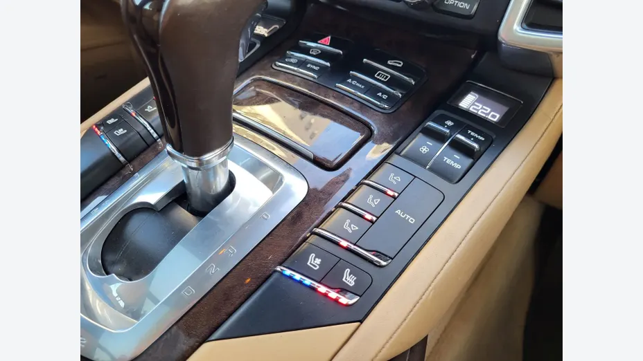 PORSCHE Cayenne -