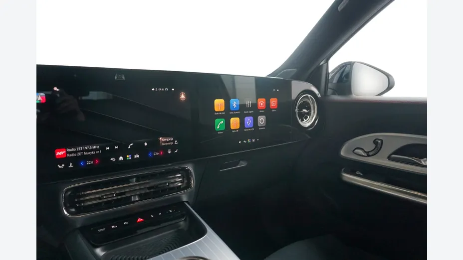 MERCEDES-BENZ GLB -