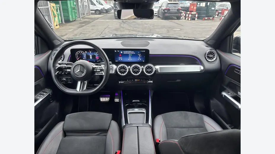 MERCEDES-BENZ GLB GLB 200 mHEV AMG Line 7G-DCT