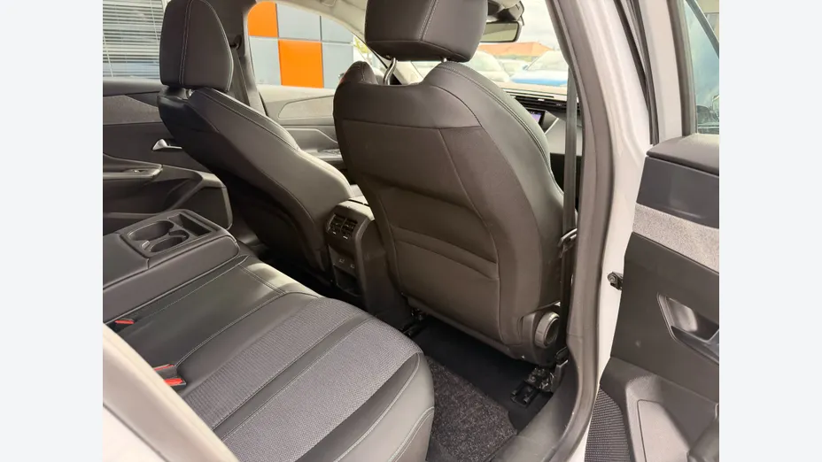 PEUGEOT 308 -