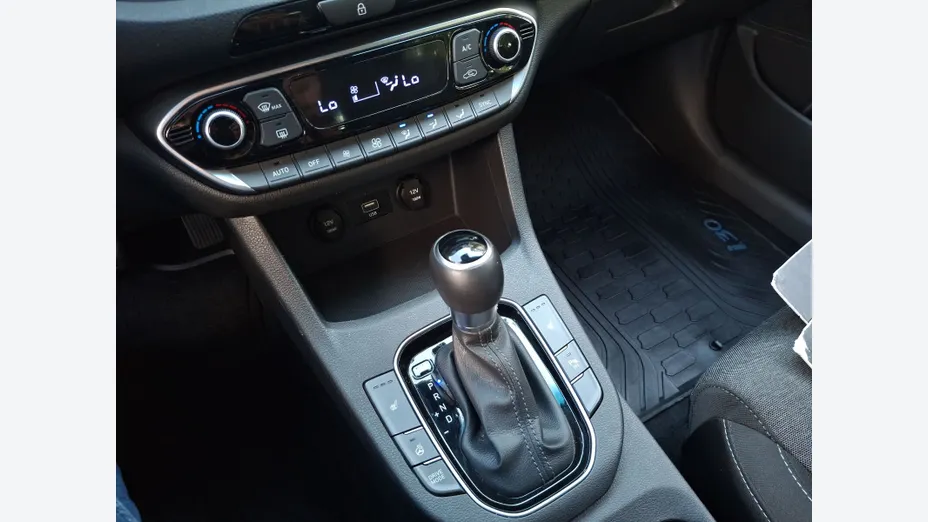 HYUNDAI i30 i30 1.0 T-GDI Smart DCT