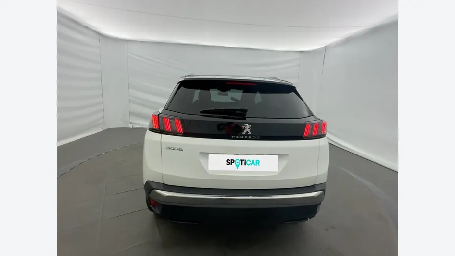 PEUGEOT 3008 -