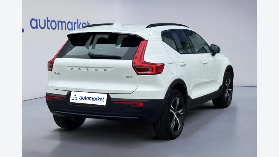 VOLVO XC40 XC40 B3 Plus Dark aut