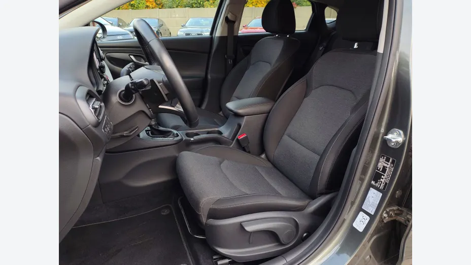 HYUNDAI i30 i30 Fastback 1.5 T-GDI 48V Smart DCT