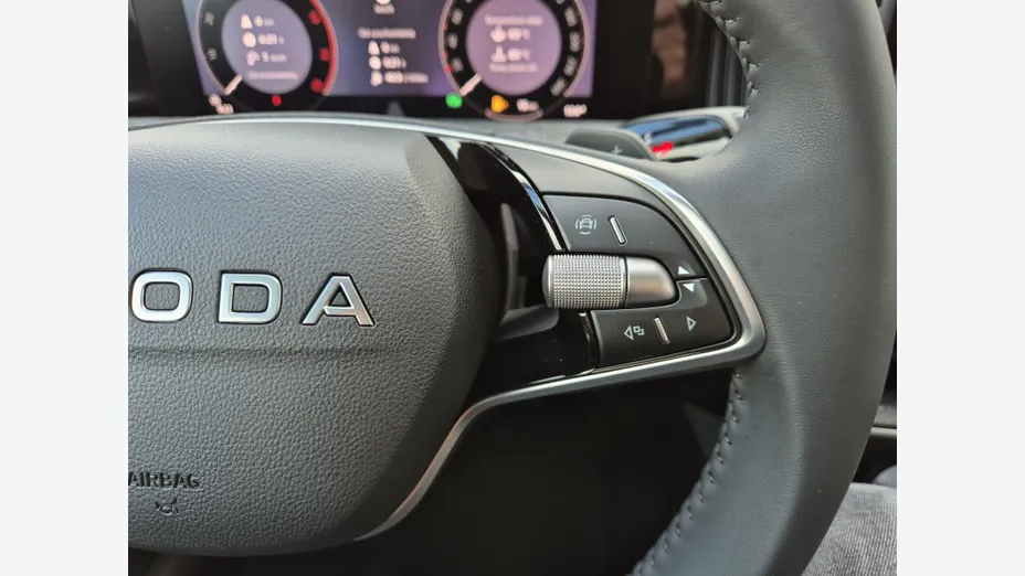SKODA Superb Superb 2.0 TDI SCR Selection DSG Nowy