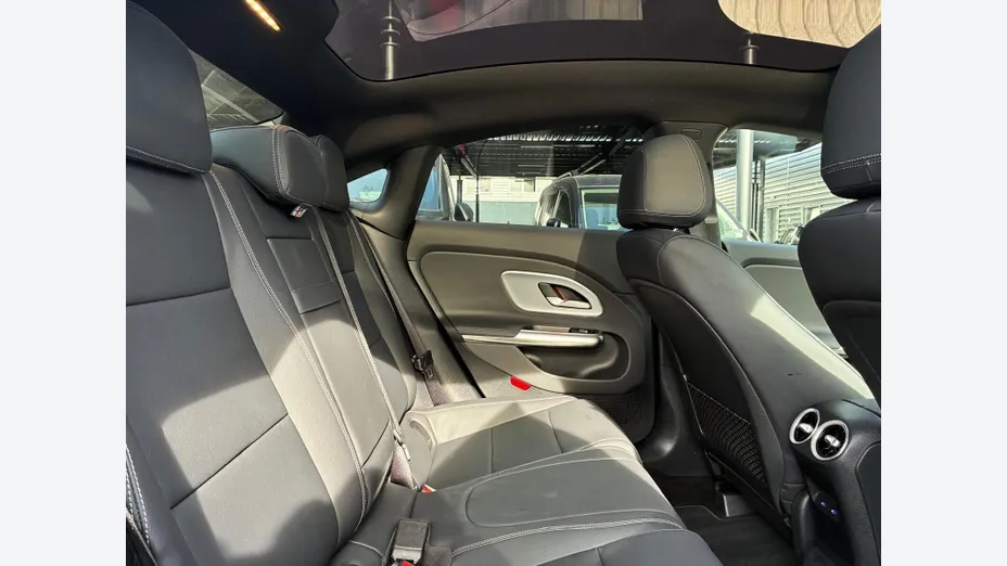 MERCEDES-BENZ CLA -