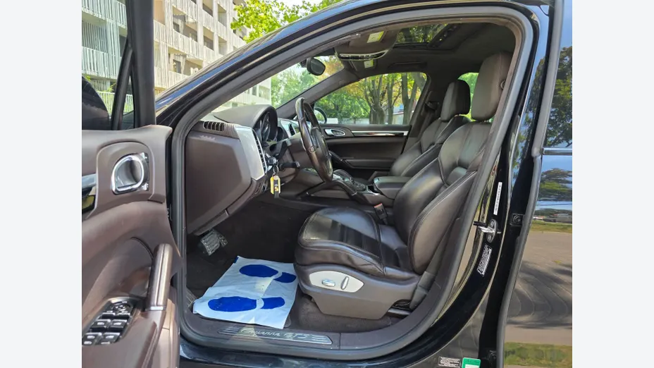 PORSCHE Cayenne -