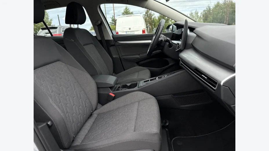 VOLKSWAGEN Golf Golf VIII 1.5 eTSI mHEV Life DSG