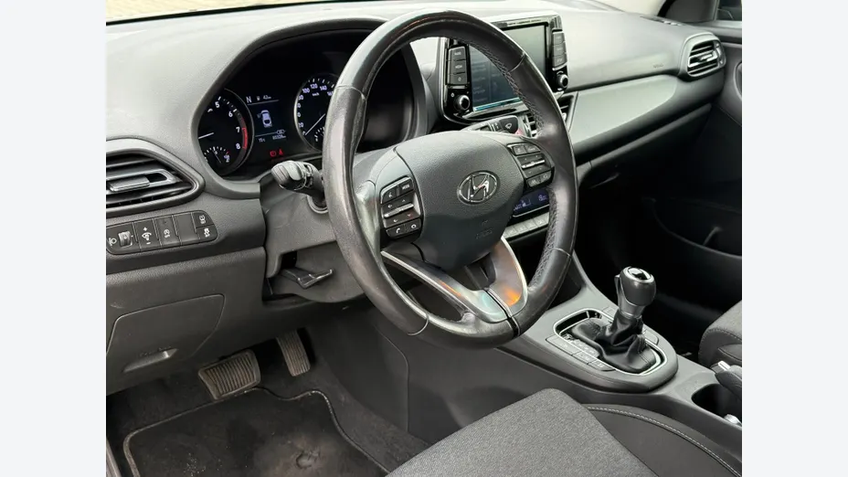 HYUNDAI i30 i30 Fastback 1.5 T-GDI 48V Smart DCT