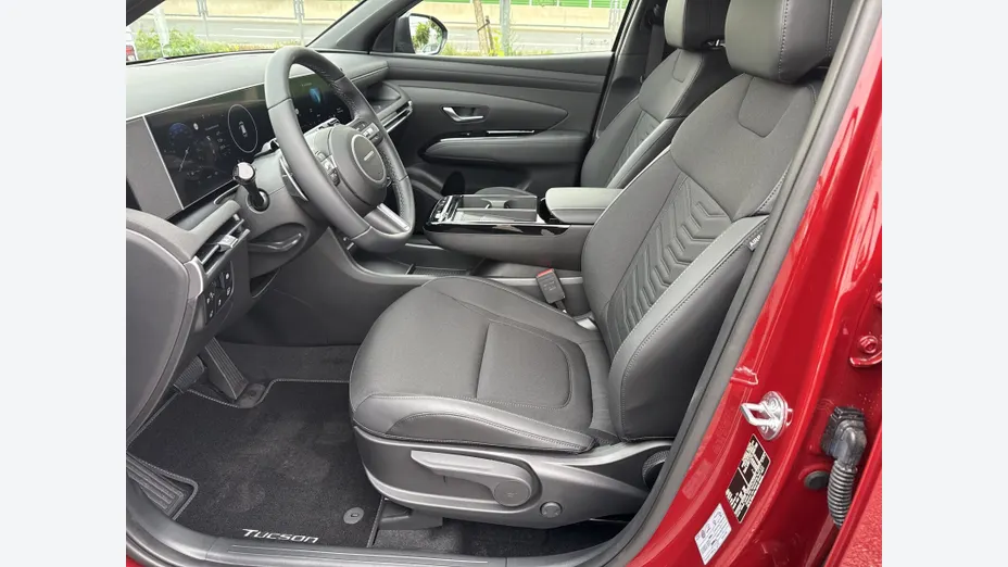 HYUNDAI Tucson Tucson 1.6 T-GDi HEV Smart Black 2WD aut Nowy