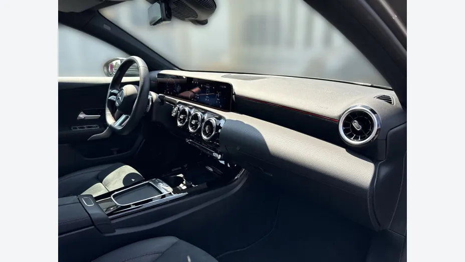 MERCEDES-BENZ A Klasa A 200 AMG Line 7G-DCT