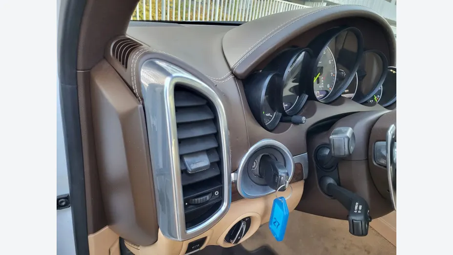 PORSCHE Cayenne -