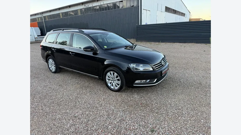 VOLKSWAGEN Passat -