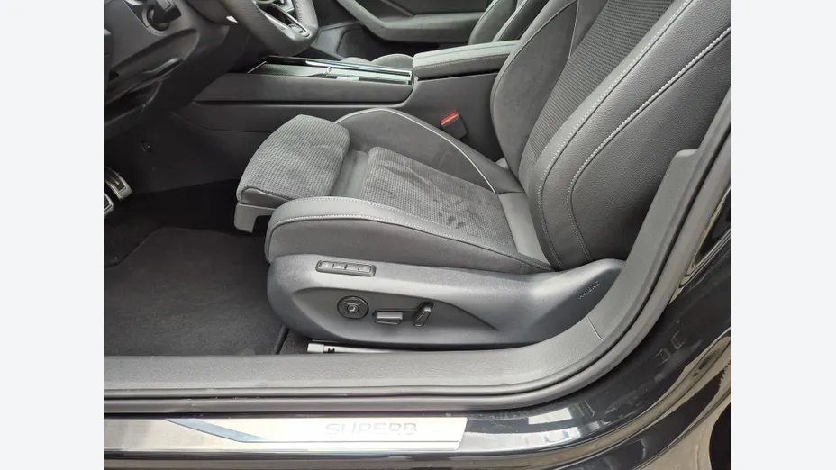 SKODA Superb Superb 2.0 TDI SCR 4x4 Sportline DSG