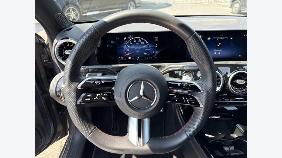 MERCEDES-BENZ A Klasa A 200 AMG Line 7G-DCT