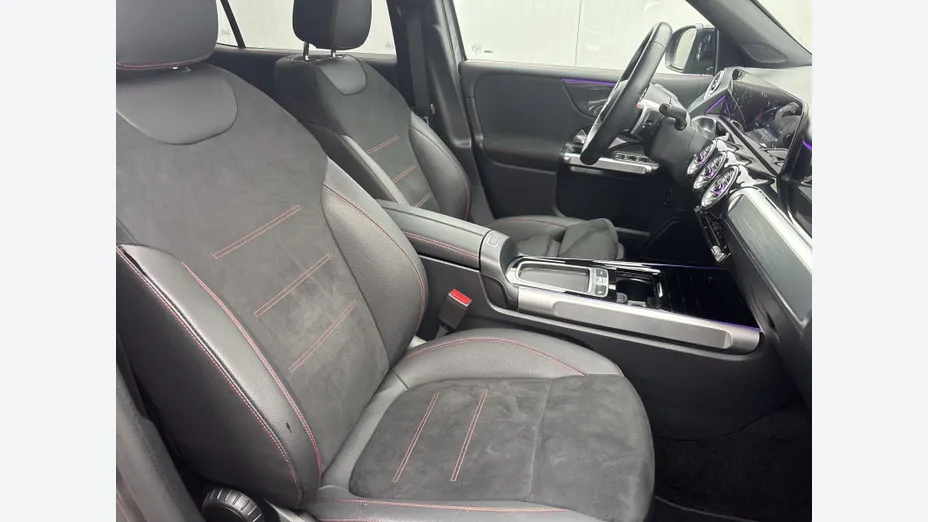 MERCEDES-BENZ GLB GLB 200 mHEV AMG Line 7G-DCT