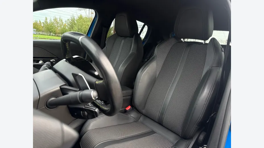 PEUGEOT 208 208 1.2 PureTech GT Line S&S EAT8